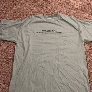 Birds aren’t real OFFICIAL MERCH shirt sleeve tee